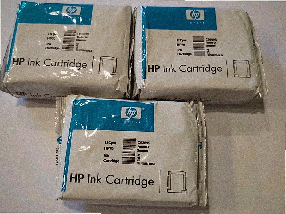 Lot Of 3 Genuine HP 70 Lt Cyan Ink 69ml DesignJet Q6675A L3S81B E1L21B